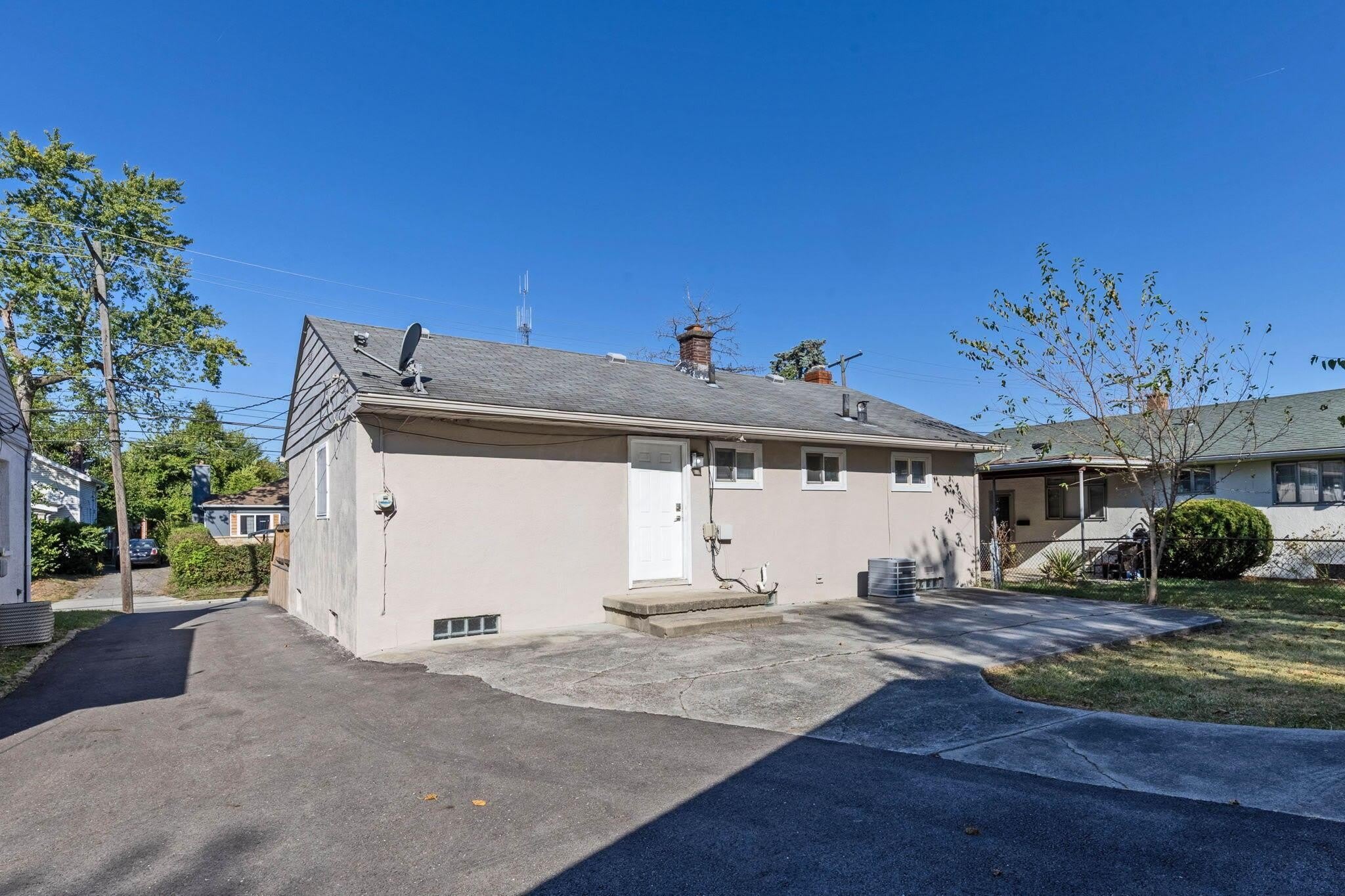 3134 Medina Avenue – photo 3
