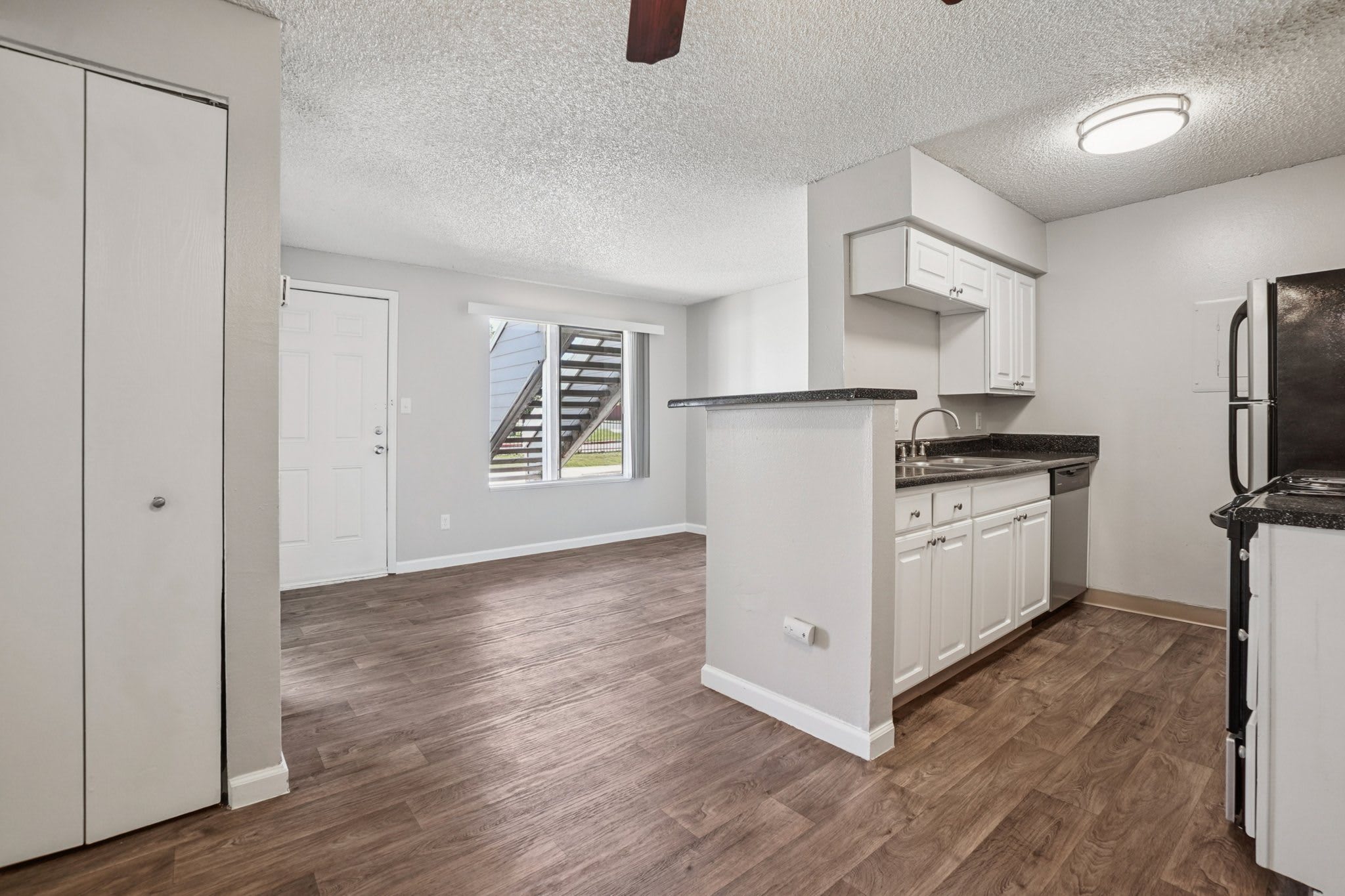 Windmill Apartments – photo 3