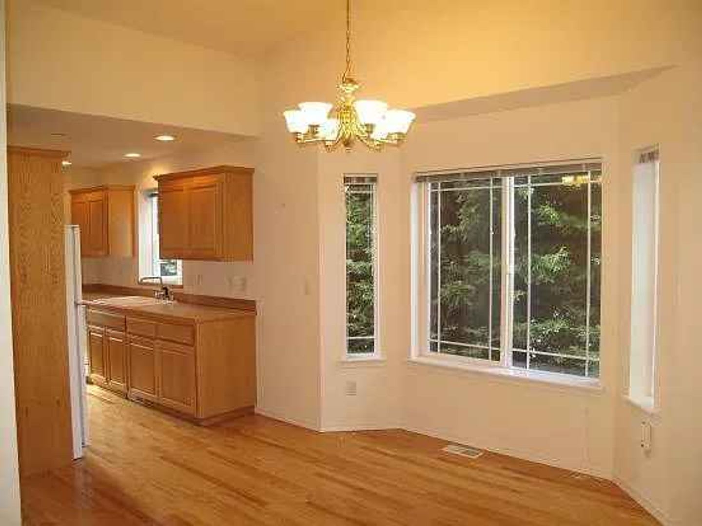 2 bedroom, 2 bath Townhome in North Seattle. – photo 2