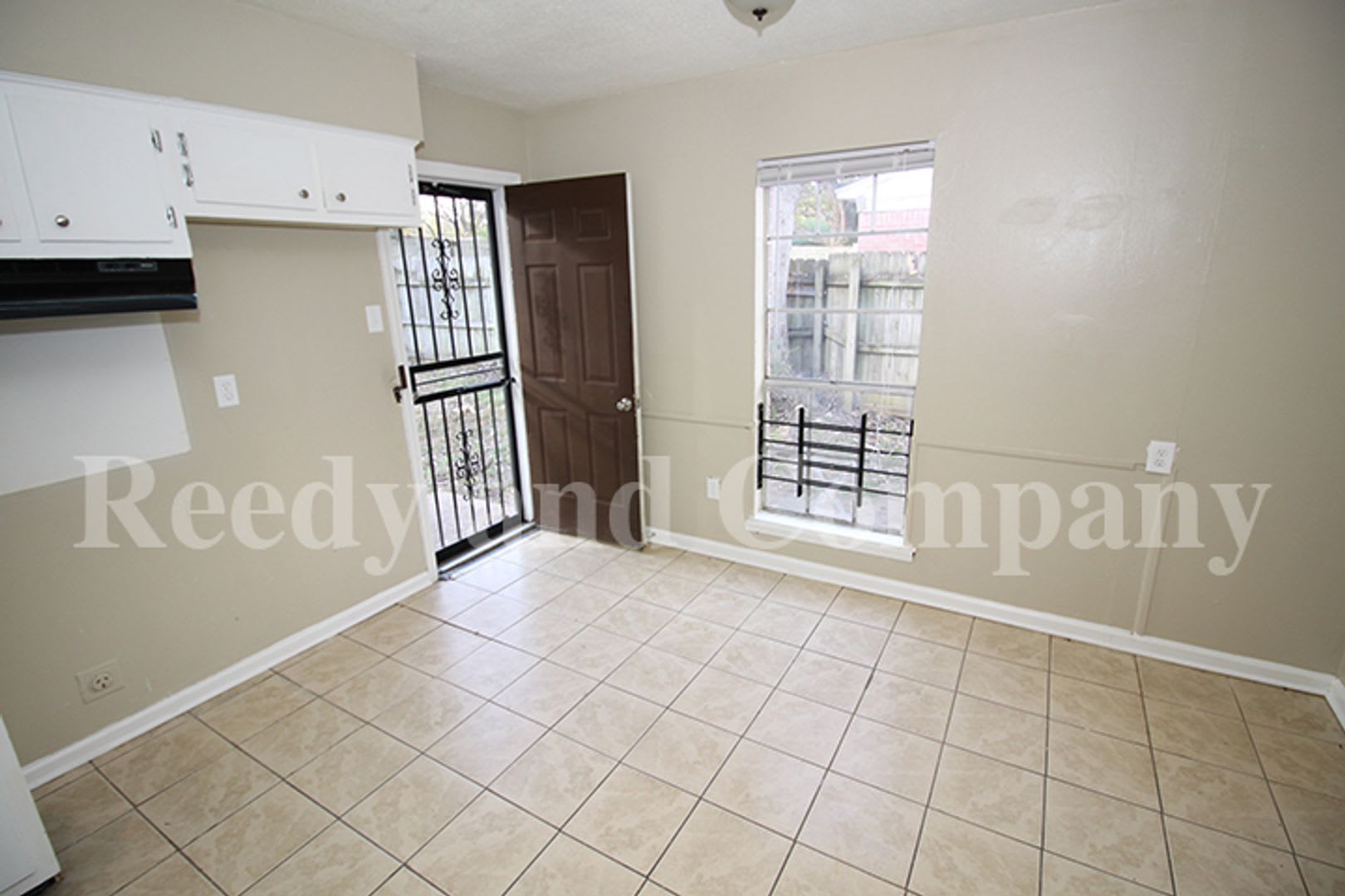 Welcome to 4557 Spring Valley Drive! – photo 5