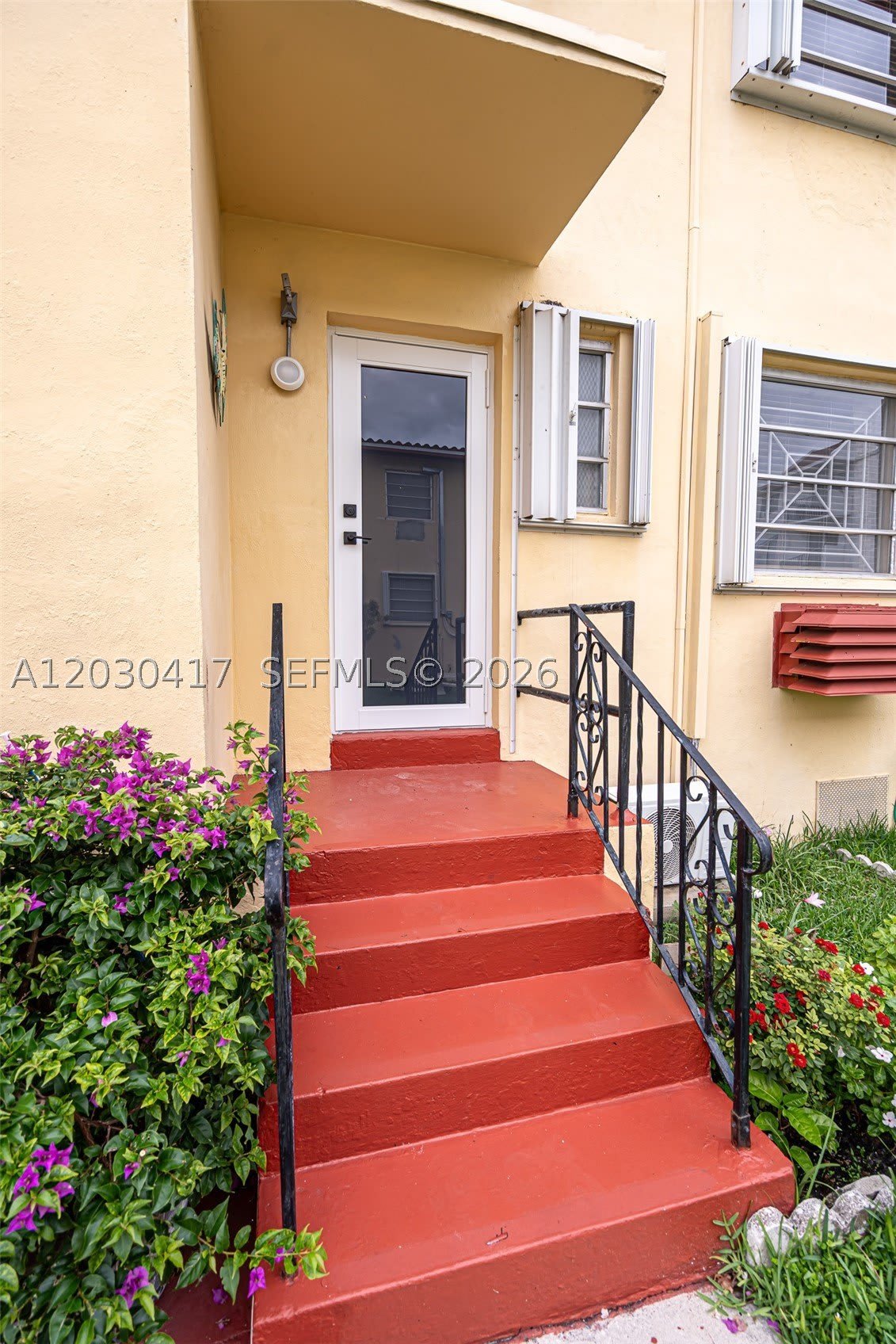 637 SW 11th St – photo 4