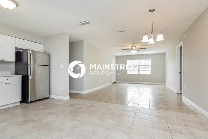 4228 April Street North – photo 3