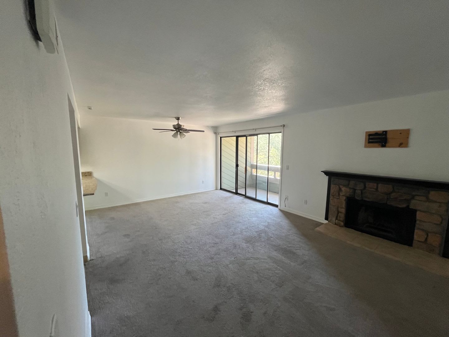 Bright 2 Bed 2 Bath Condo in great location! – photo 5
