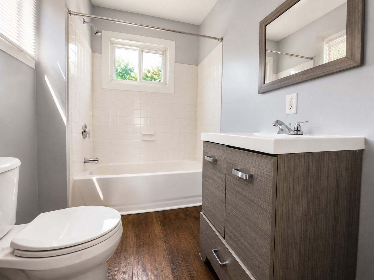 224 E Oak St – photo 3