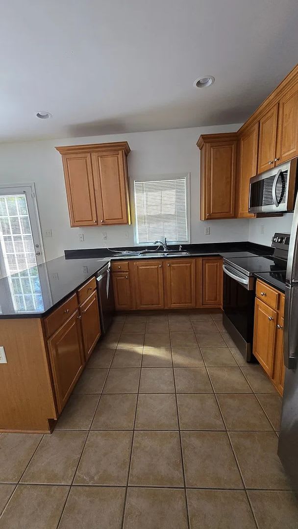 Spacious 4BR House in Providence Forge – photo 3