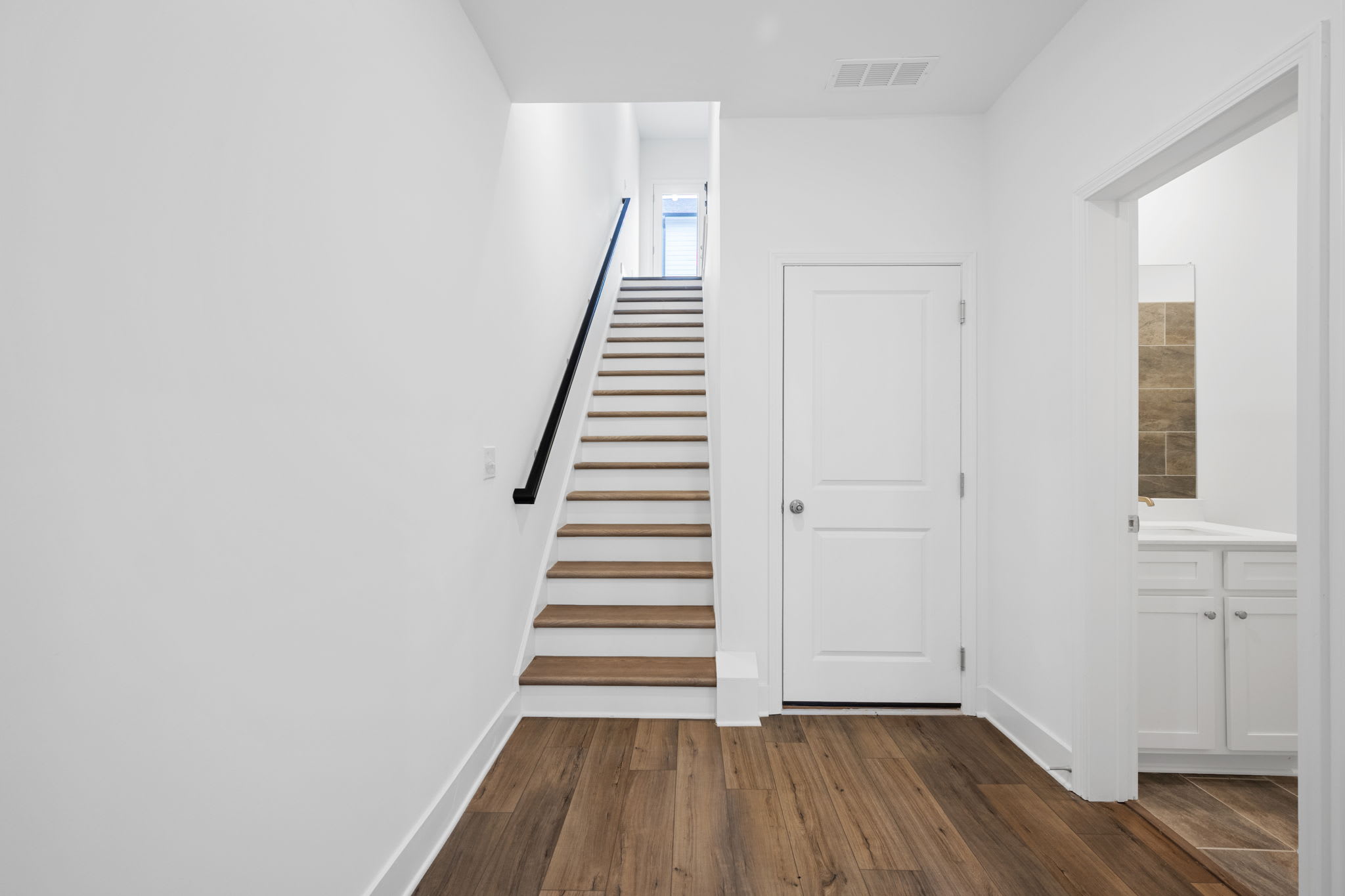 3227 Aberdeen Row – photo 4