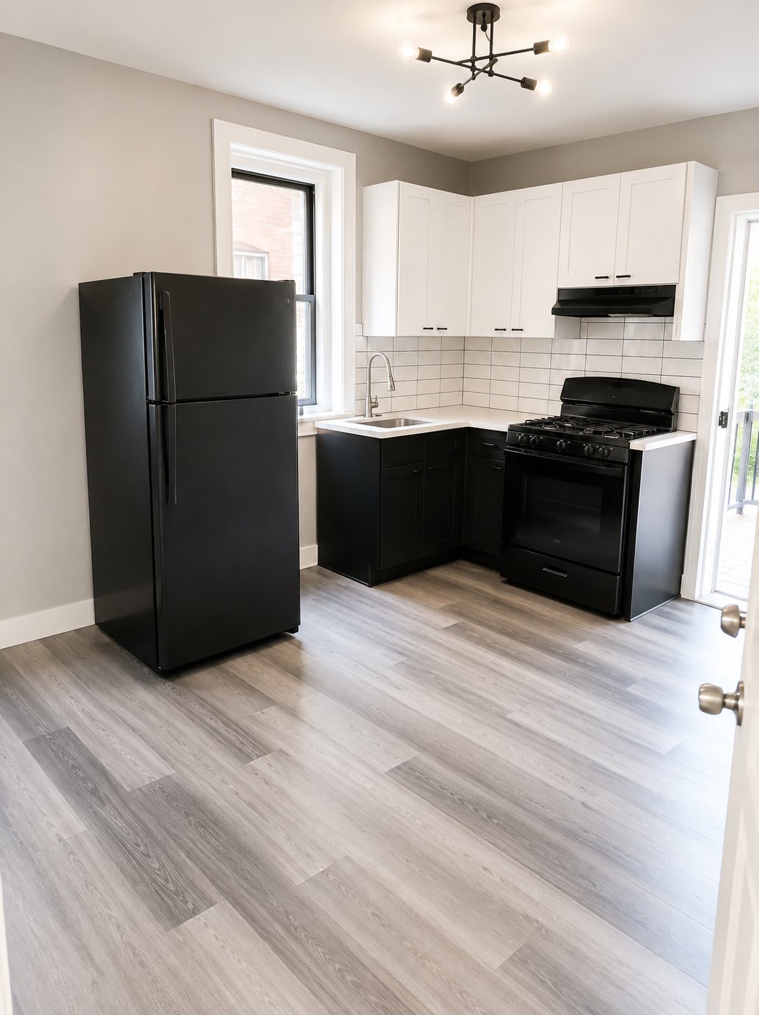 168 Bloomfield Avenue – photo 1