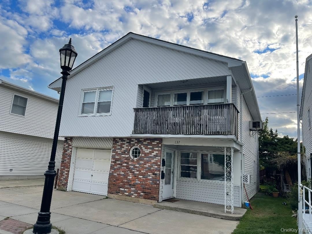 137 Pacific Boulevard – photo 2