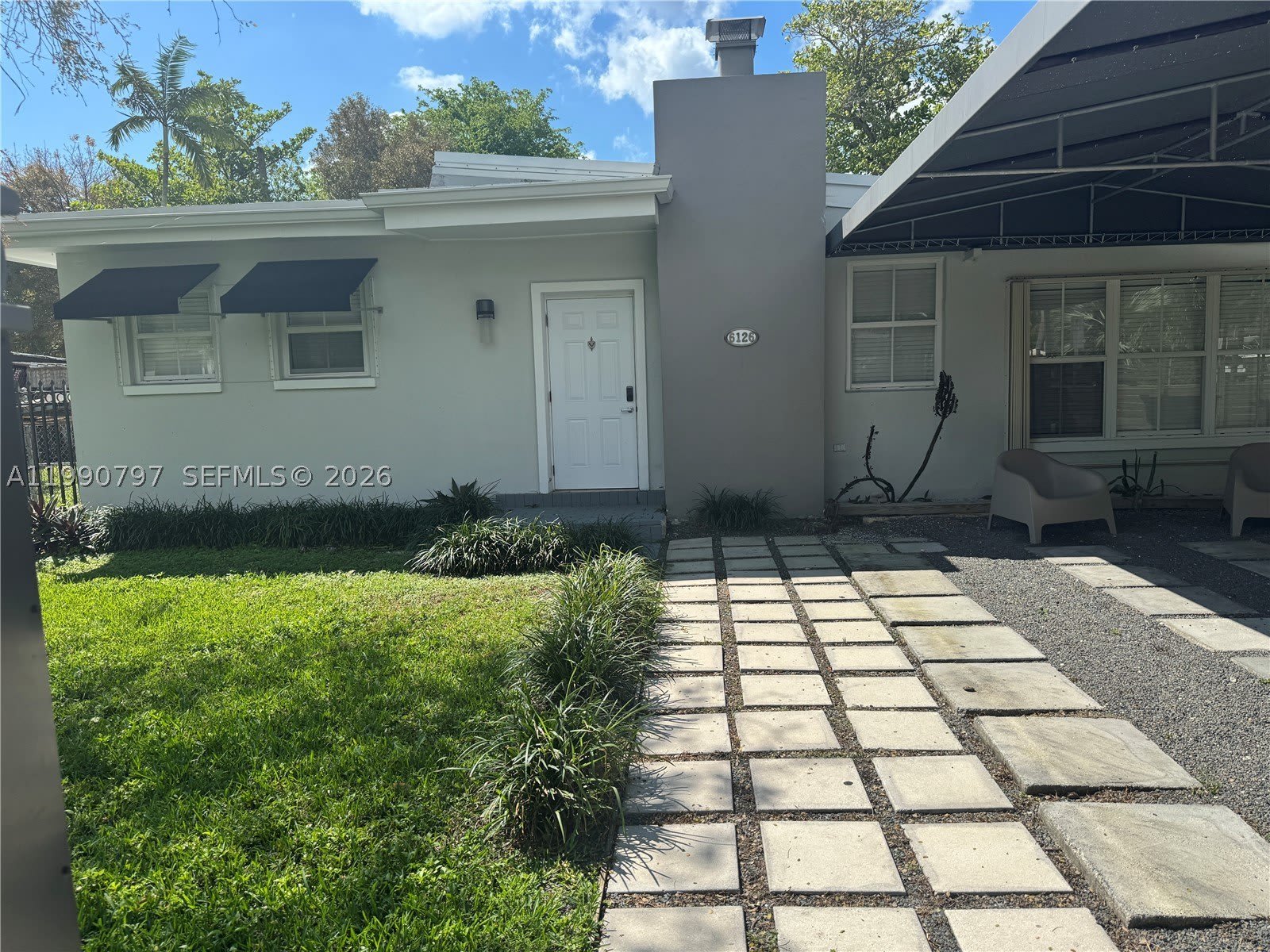 6126 SW 61st St – photo 1