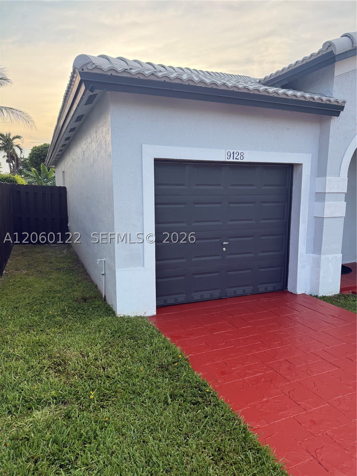 9128 SW 162nd Pl – photo 2