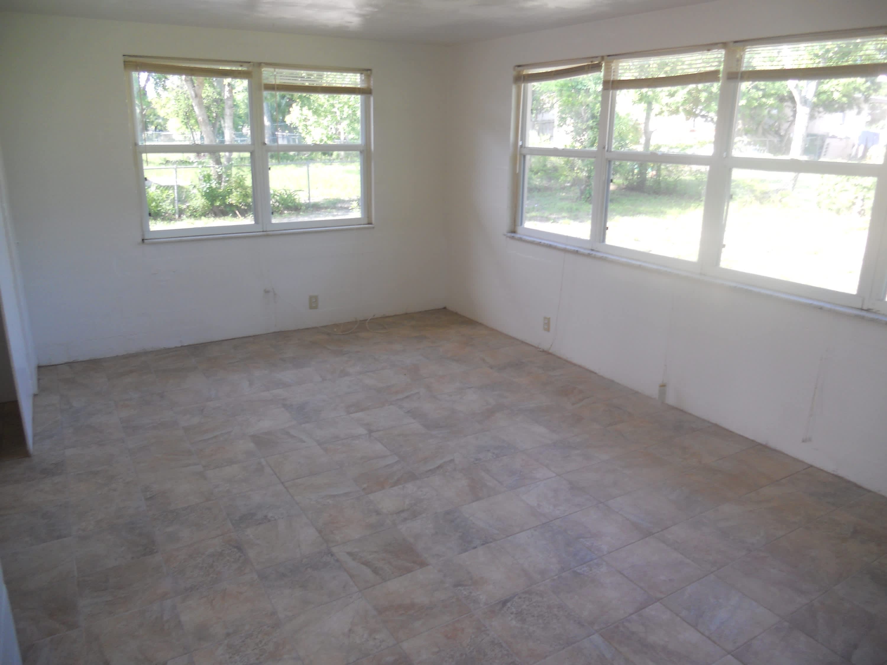 922 Lewis Drive – photo 4