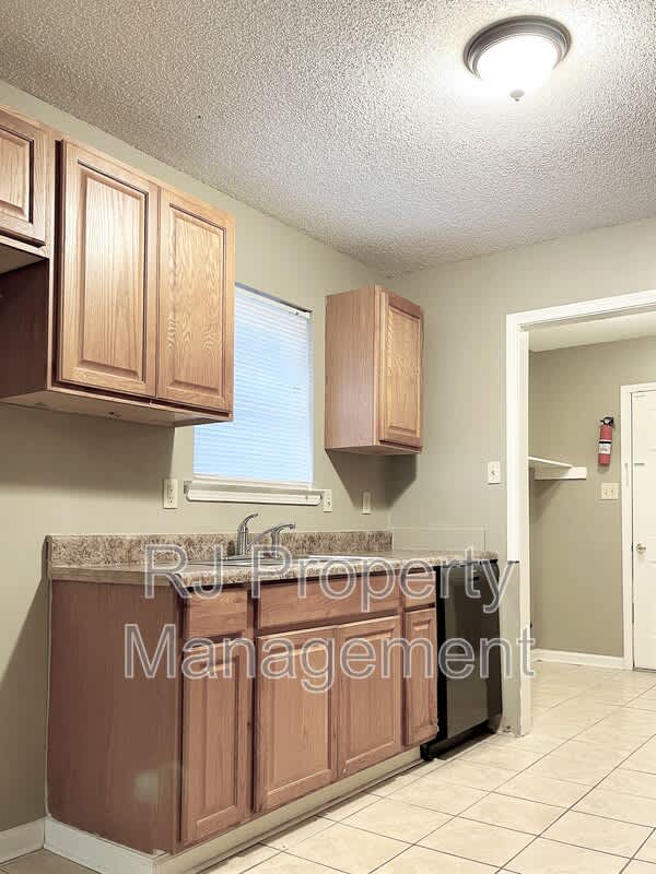 4615 Addington Dr – photo 4