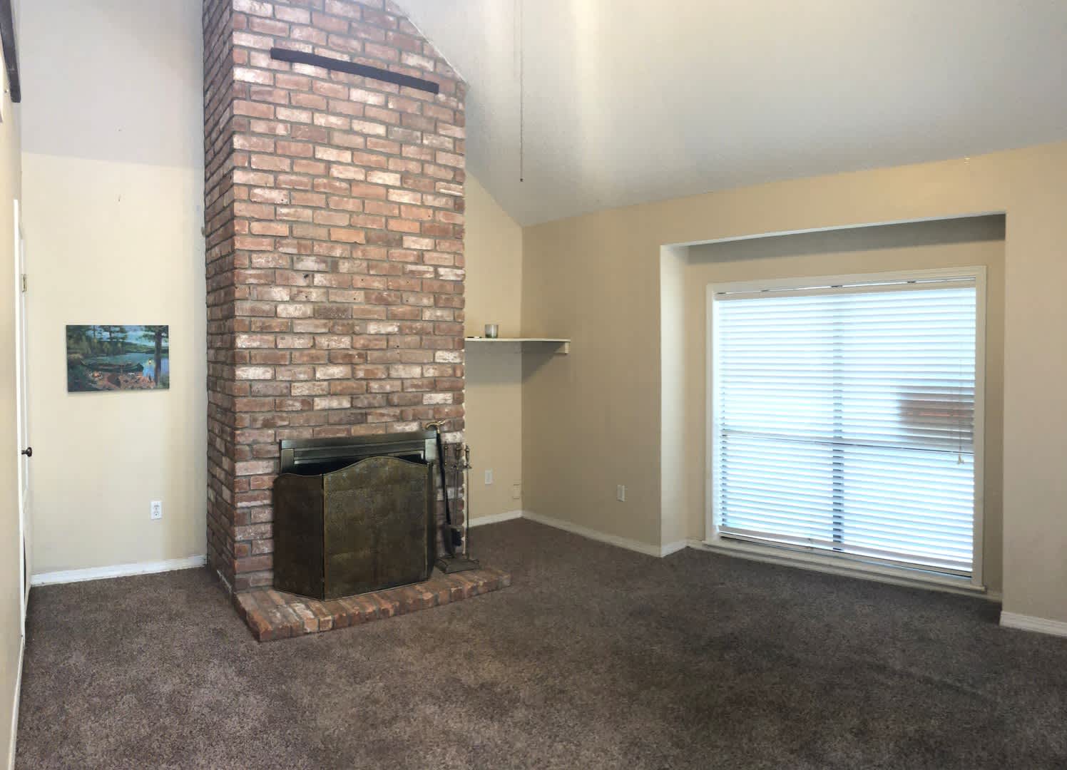 2 Bedroom Located off Brightside in Sharlo on LSU Bus Route! Great fenced yard with Patio – photo 3