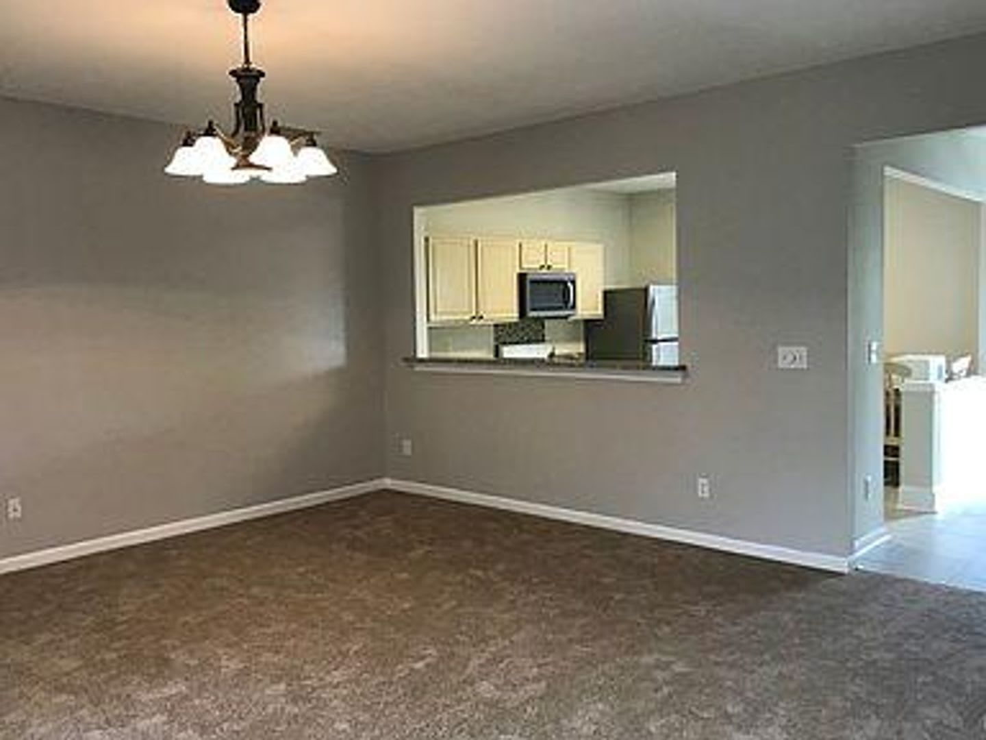Stunning 2 Bedroom Townhome Near KSU – photo 3