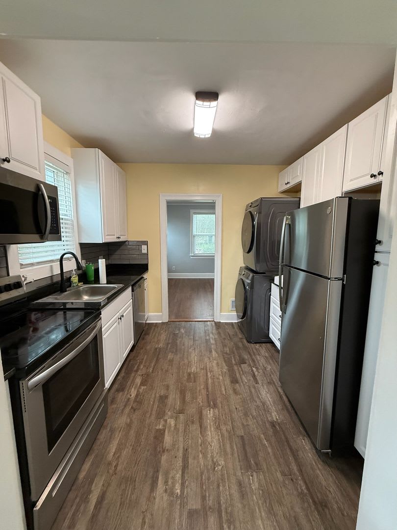 Charming Updated 2Br 2Ba Home In A Great Location – photo 3