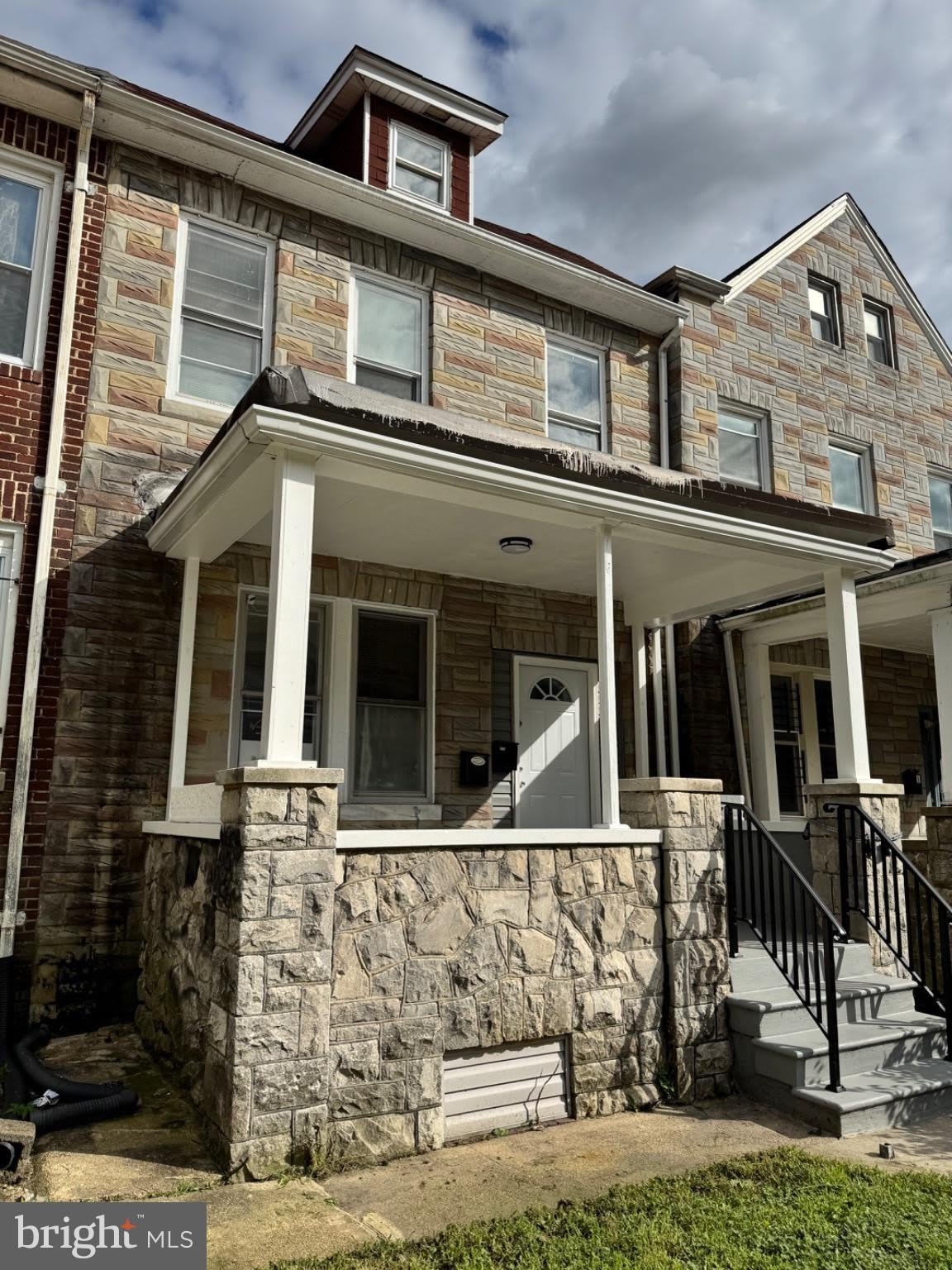 2213 BRYANT Avenue – photo 1