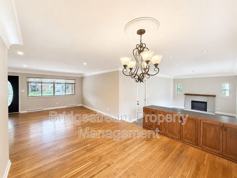2708 Ater Dr – photo 2