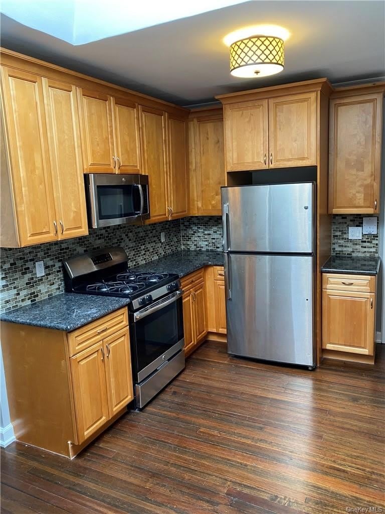 474 Bedford Road – photo 1