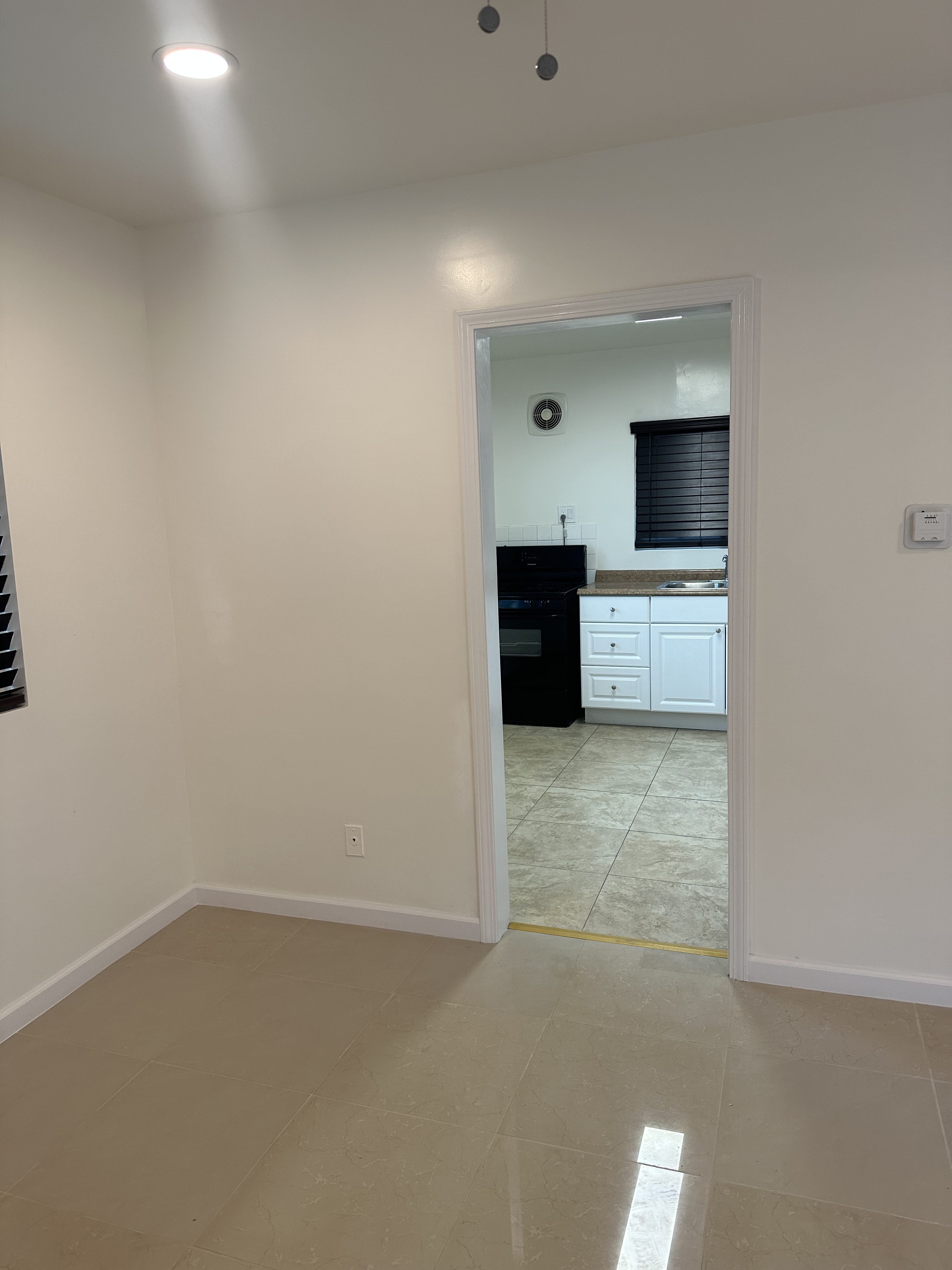 6570 Orange Ave – photo 2