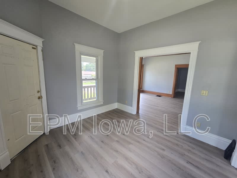 301 Leland Avenue – photo 3