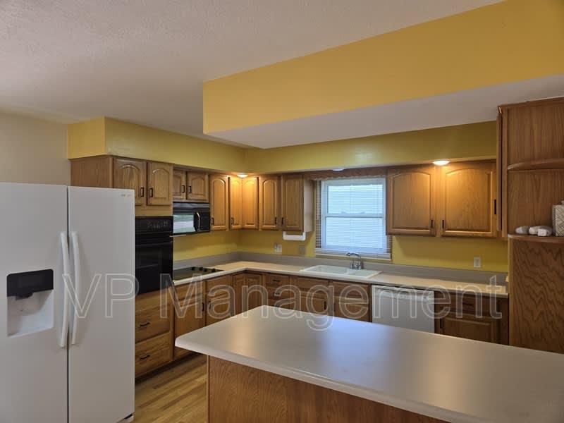 1109 33Rd St – photo 3