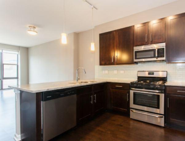 130 South Michigan Ave. – photo 1