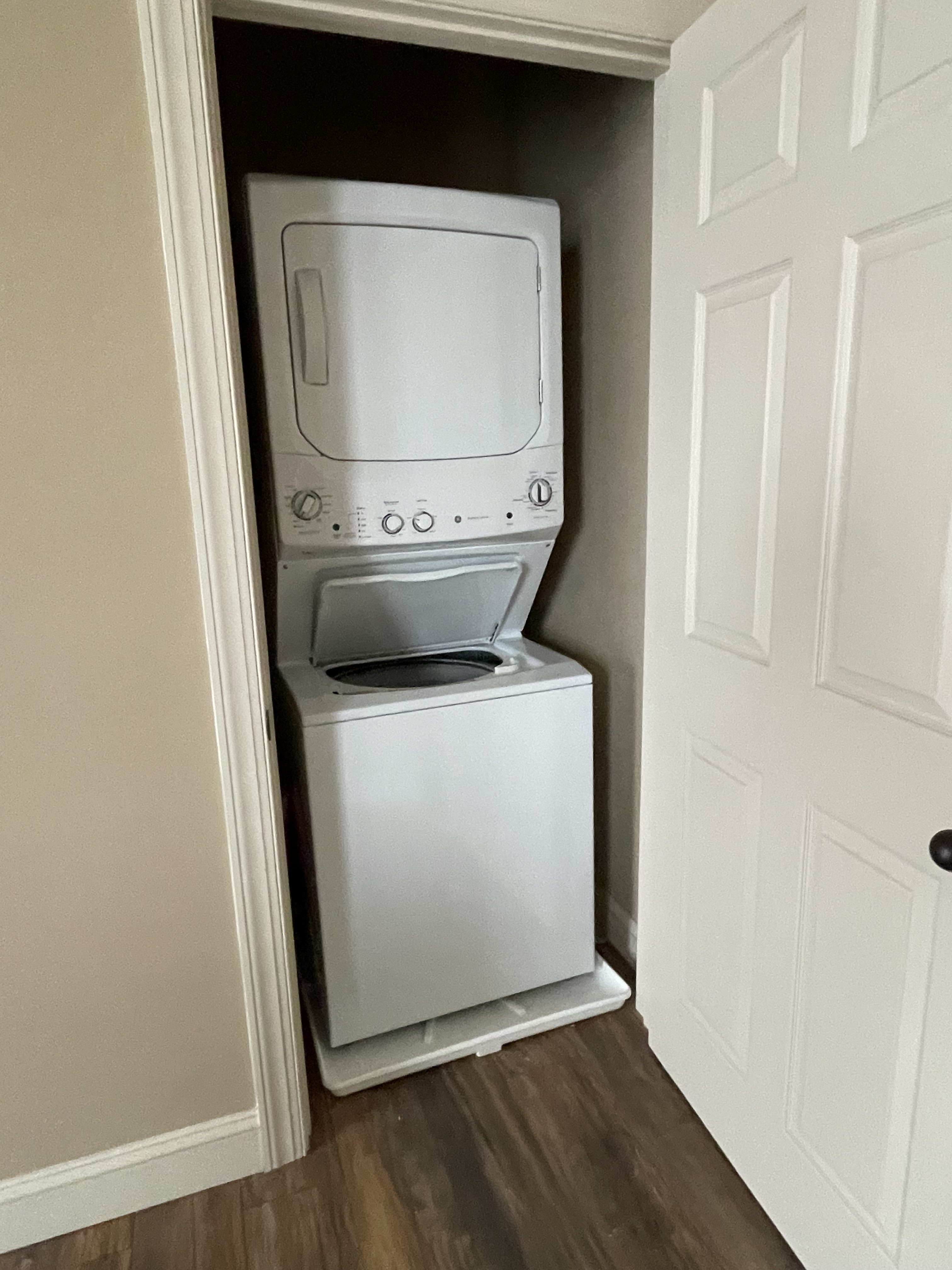 245 W Broad St – photo 2