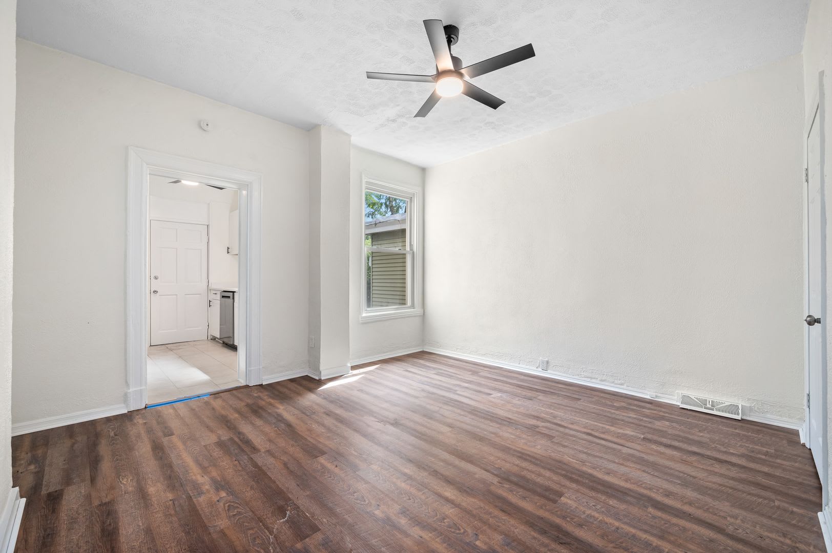3 bed 1 bath – photo 5