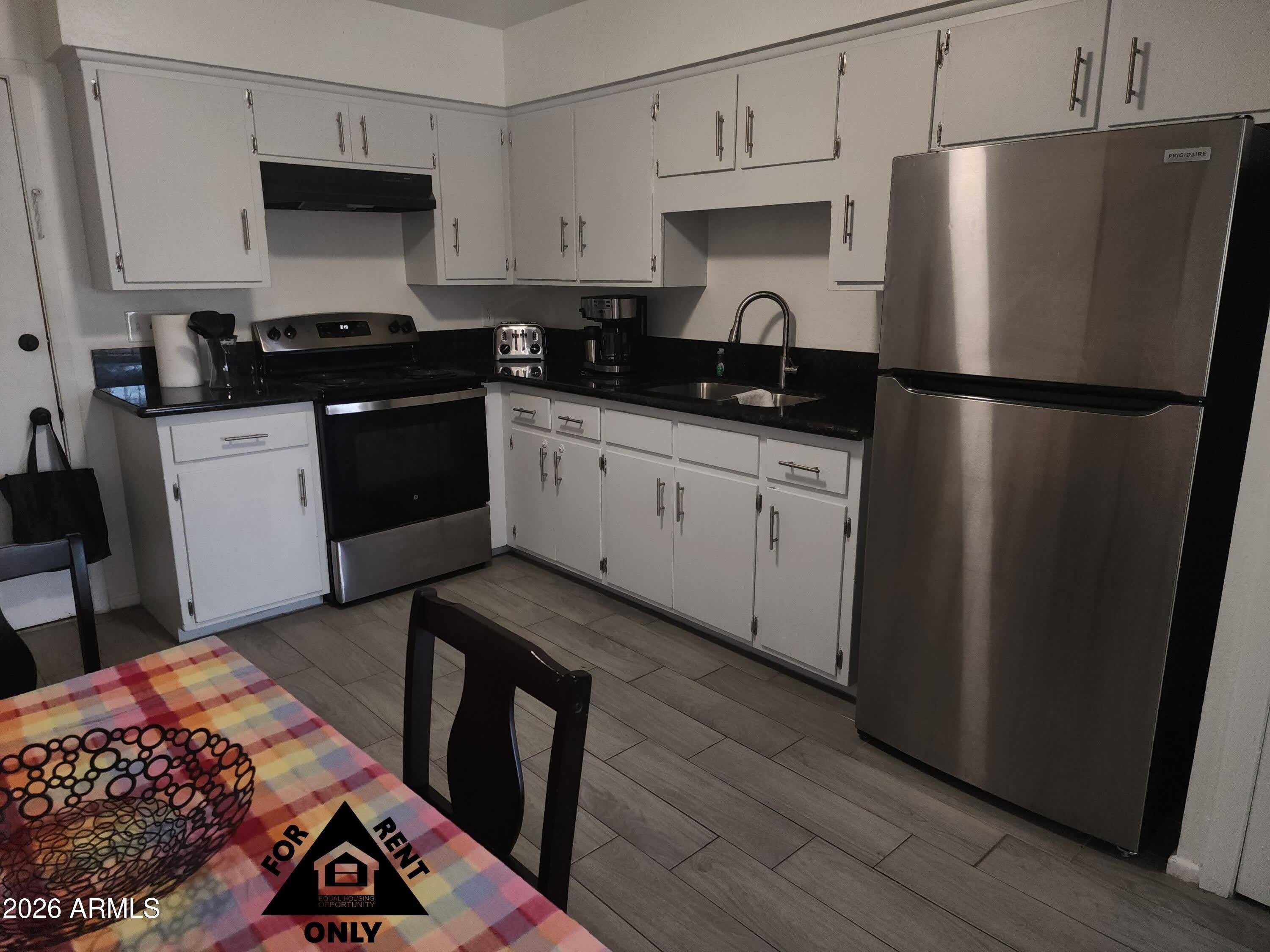2001 W TURNEY Avenue – photo 3