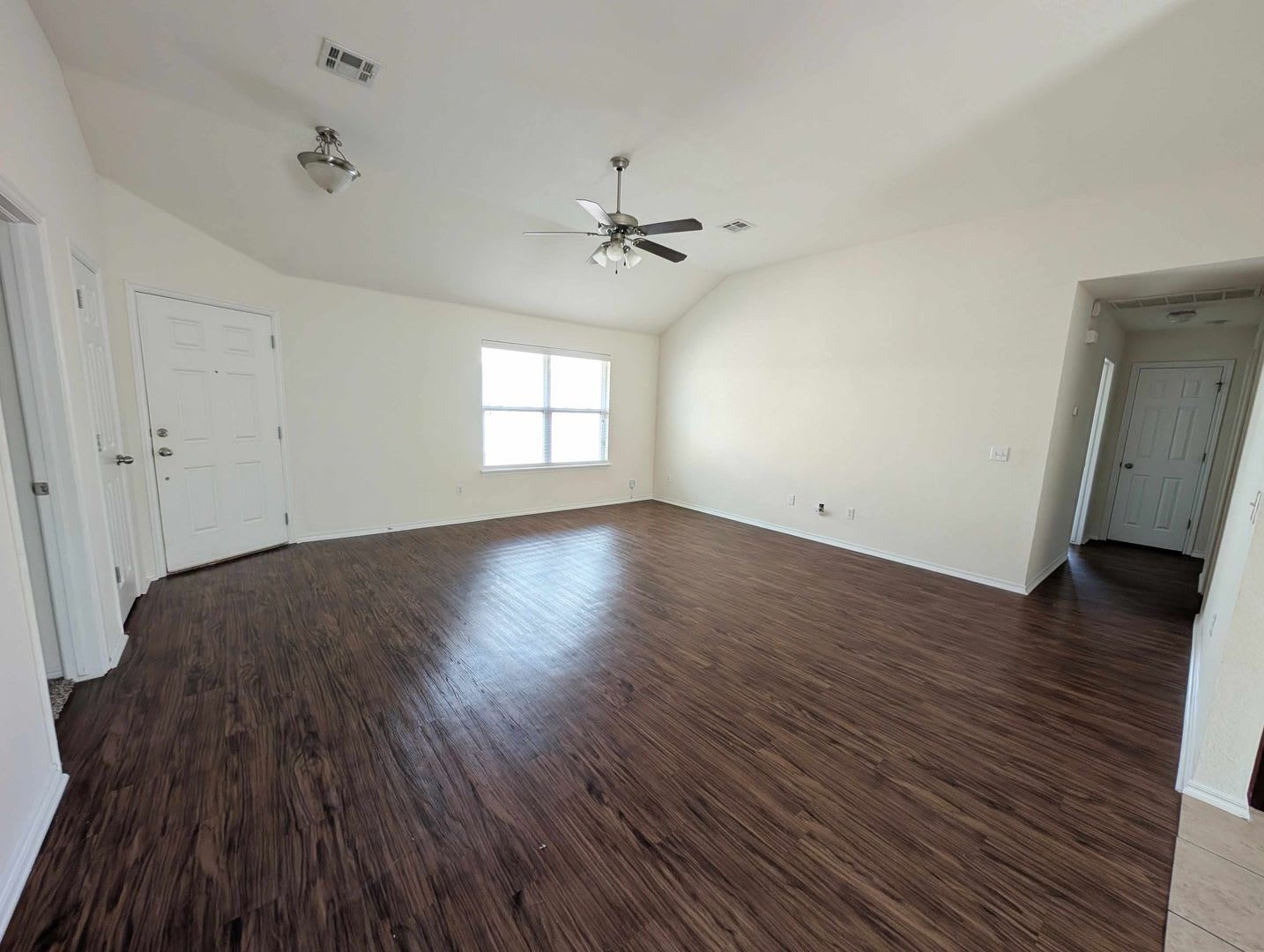 Modern Living in Edmond – photo 4