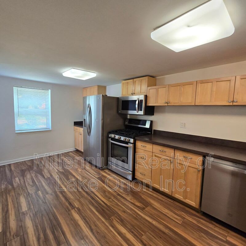 201 W New York Ave – photo 3