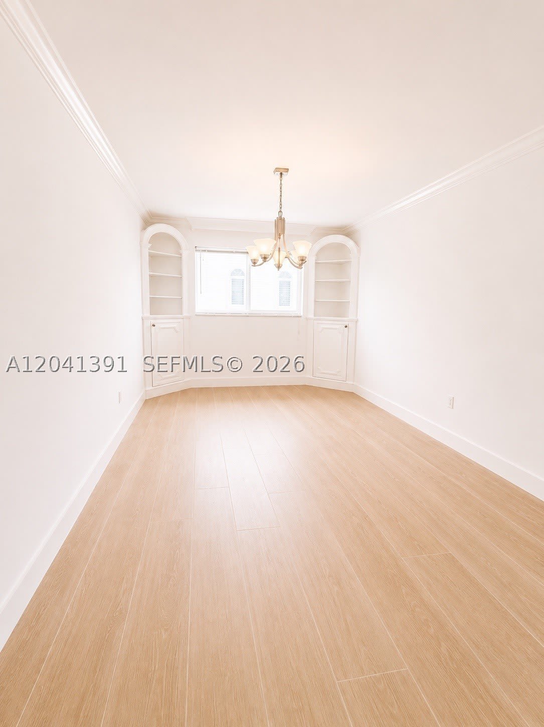13005 Zambrana St – photo 4