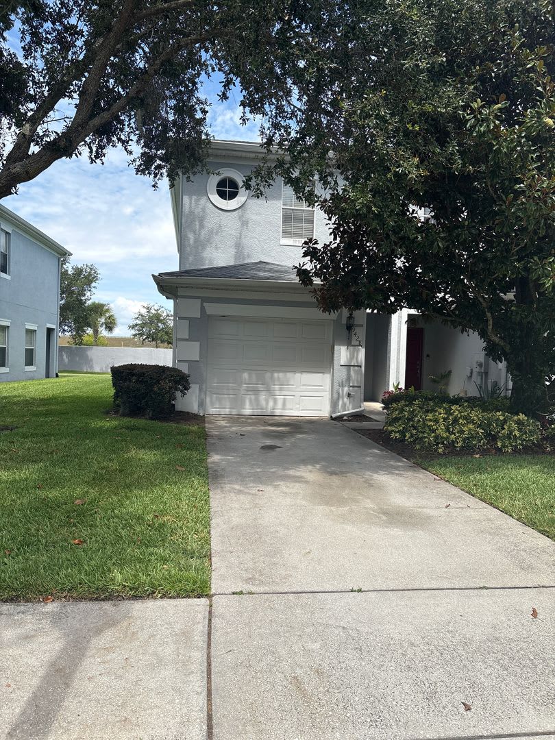 3 bed 2.5 bath Townhome – photo 2