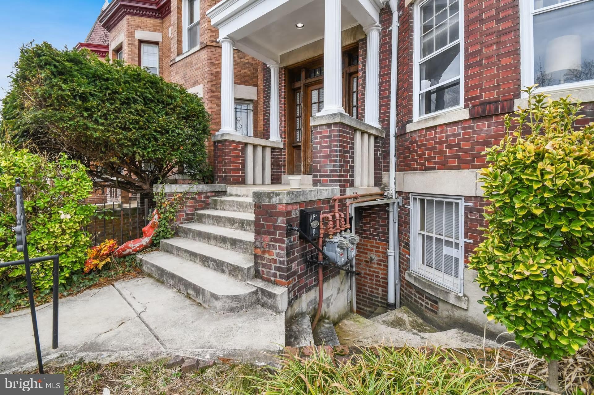 1118 GIRARD Street NW – photo 3