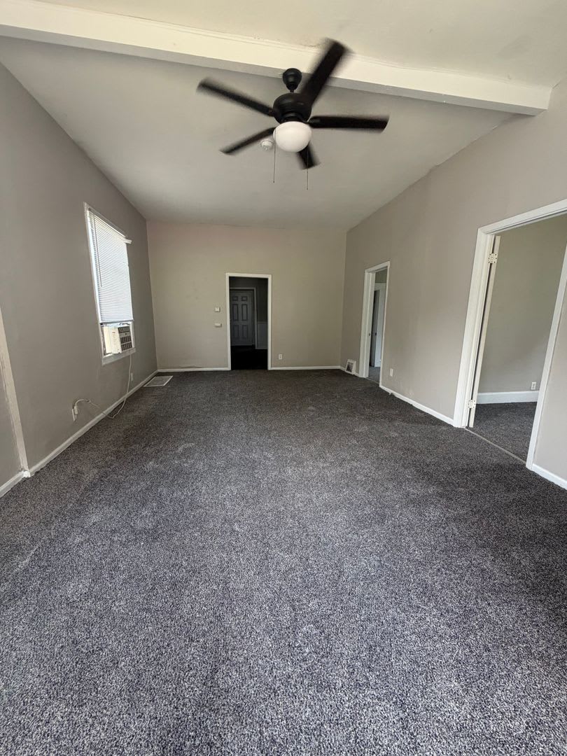 3 Bedroom One Bath! – photo 3