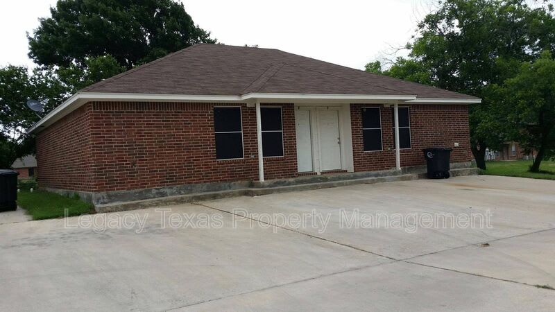 641 C Woodard – photo 3
