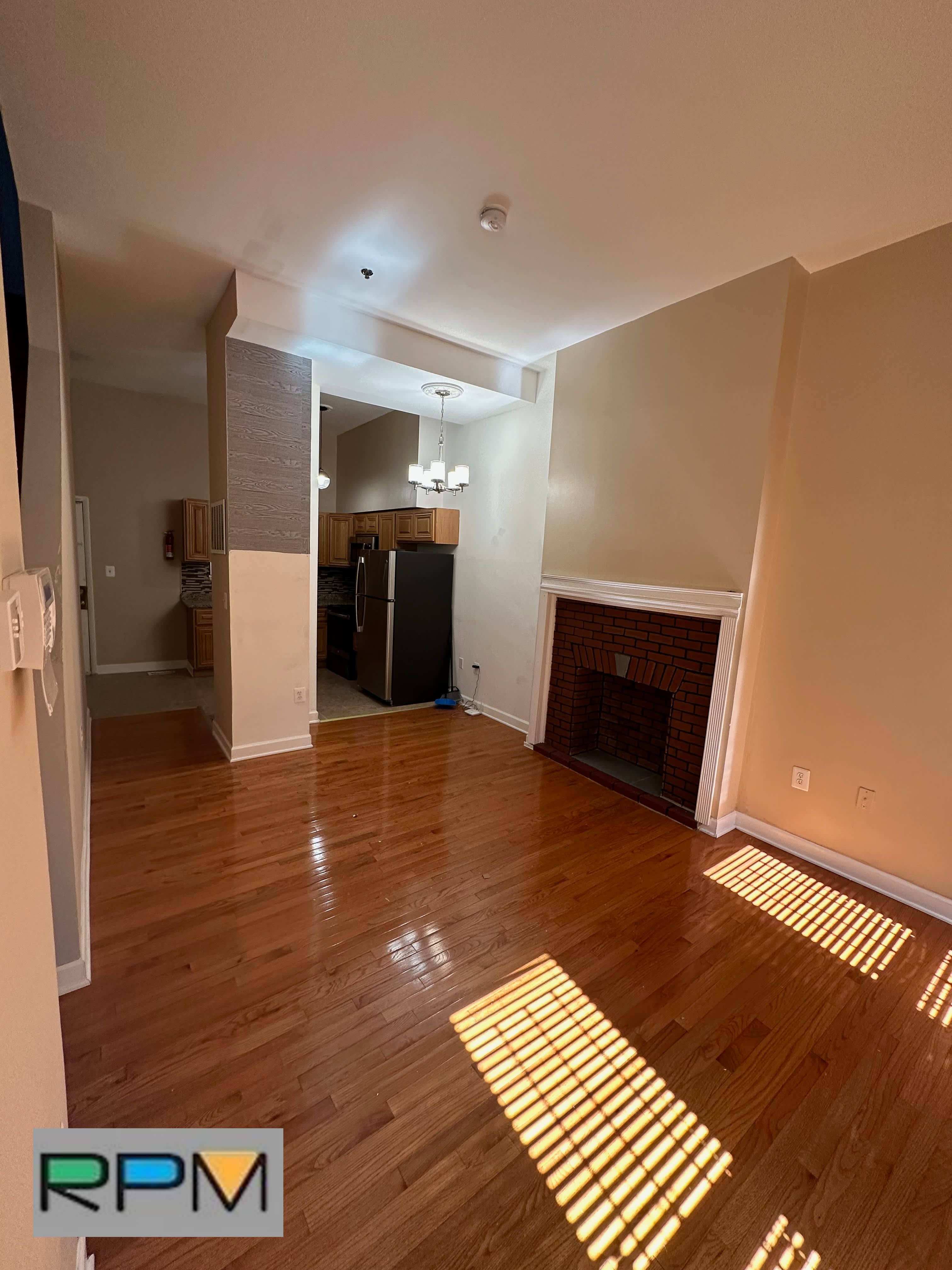 1614 W Lexington St – photo 2
