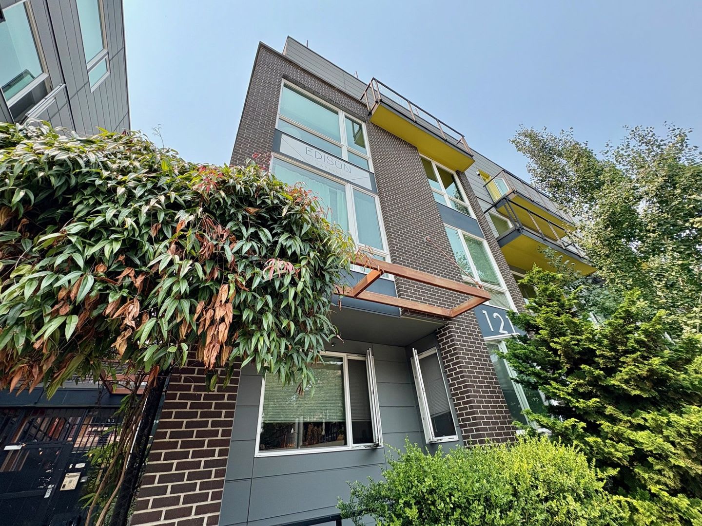 Capitol Hill Condominium ~ Edison – photo 1