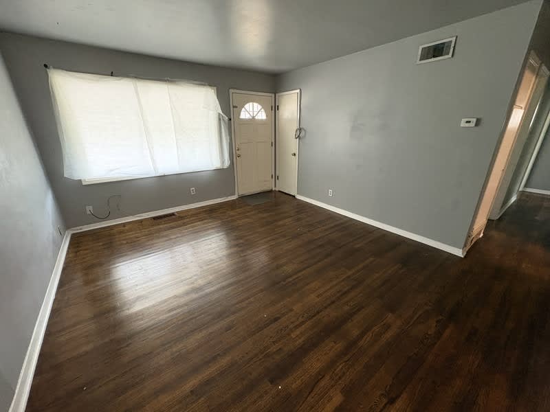 2442 North Pittsburg Avenue – photo 2