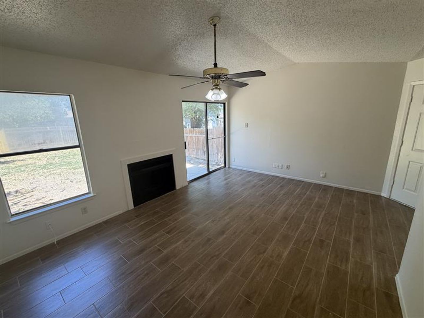 Renovated 2 bedroom/2 bath duplex with garage and fenced yard – photo 3