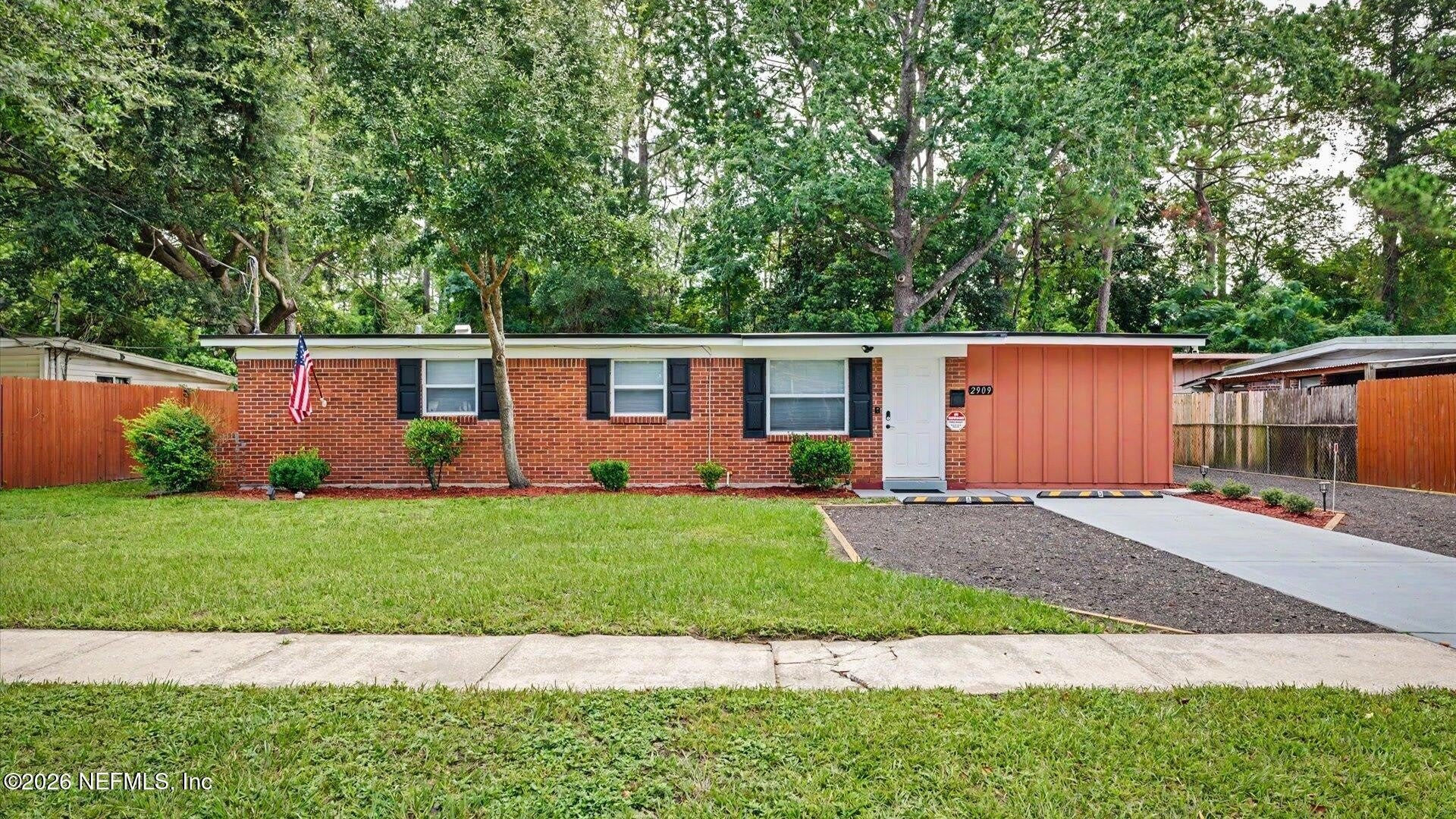 2909 LAUDERDALE Drive E – photo 2