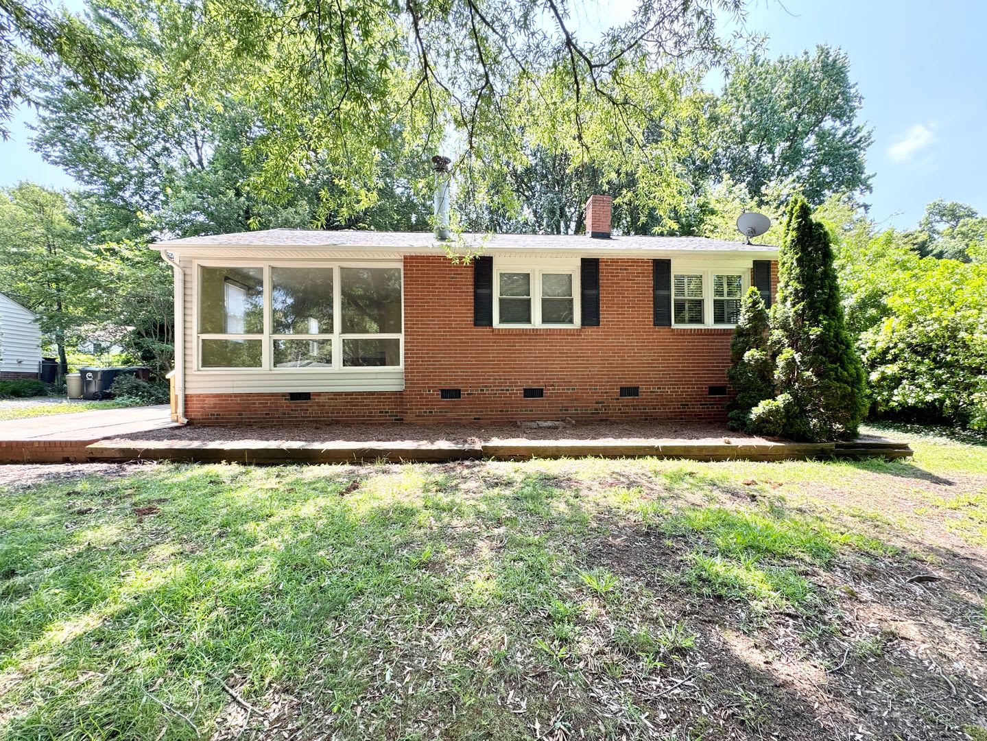 Beautiful Home with Great location – photo 1