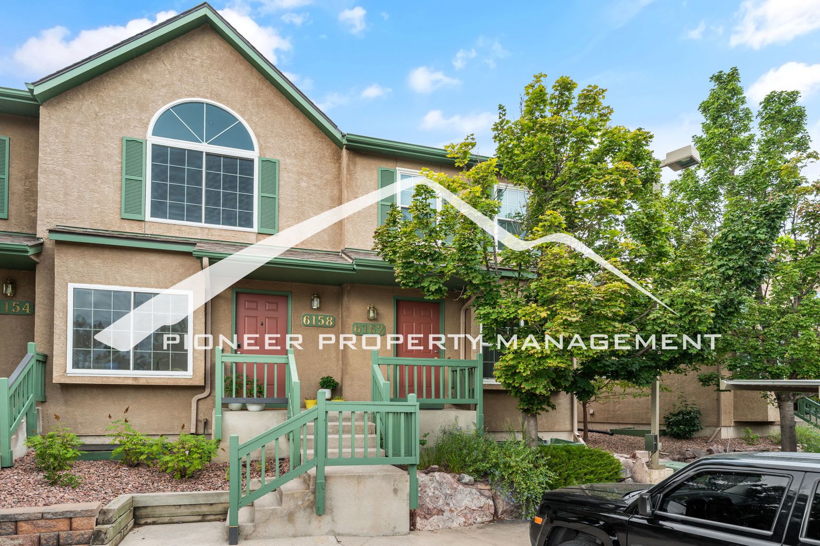 Freshly Updated 3 Bedroom Rockrimmon Townhome With Finished Basement Ac And 2 Reserved Parking Spaces – photo 1