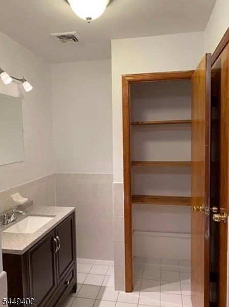 648 Summer St – photo 3