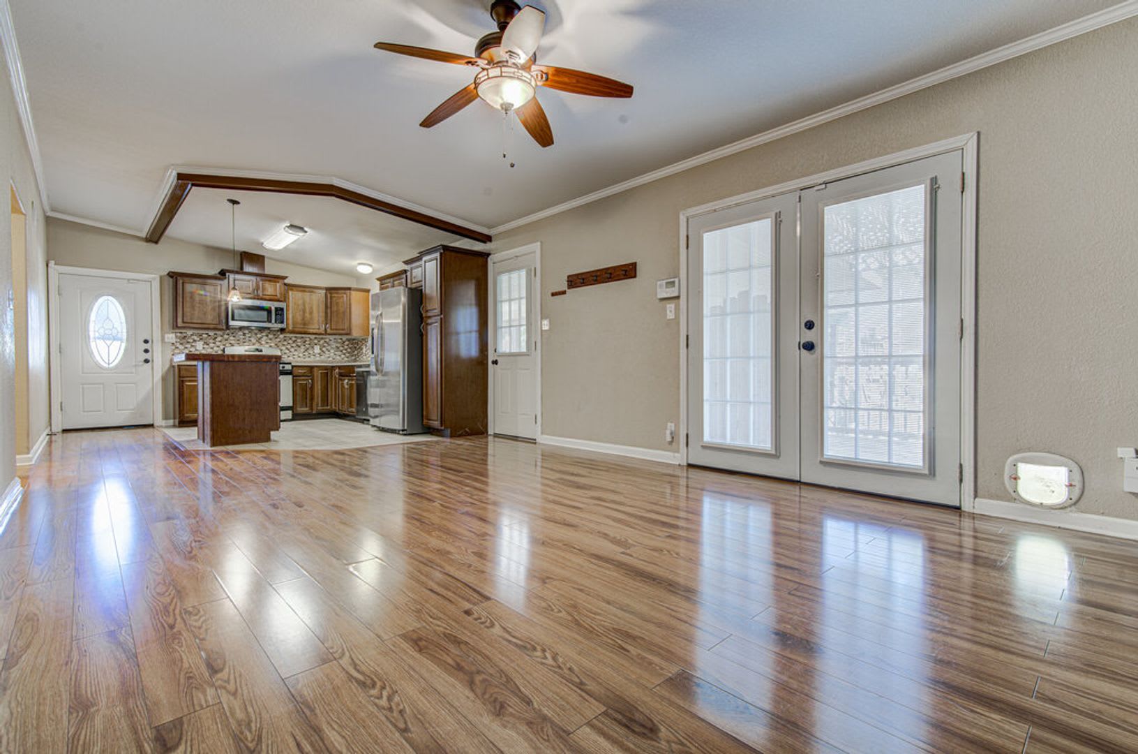 Well-Maintained 3 Bed Home with Spacious Backyard – photo 5