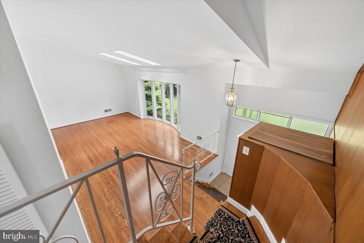 9202 WILMETT Court – photo 5