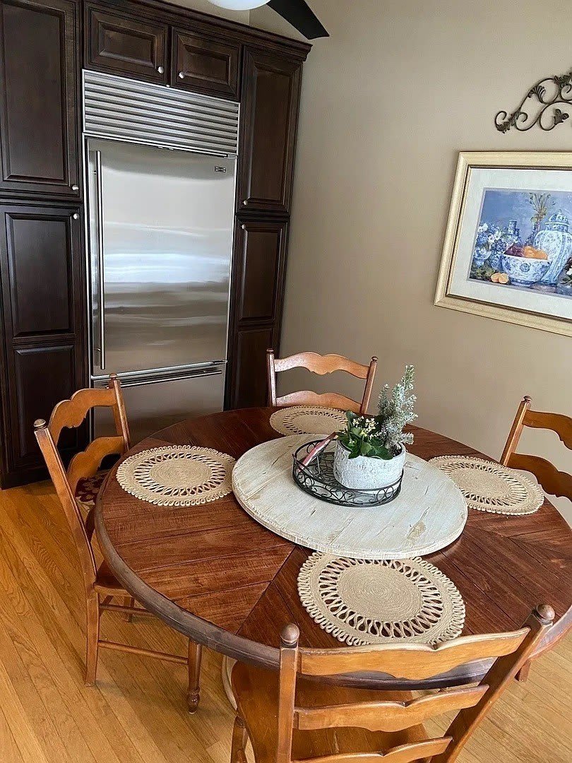 1073 W Elm Street – photo 5