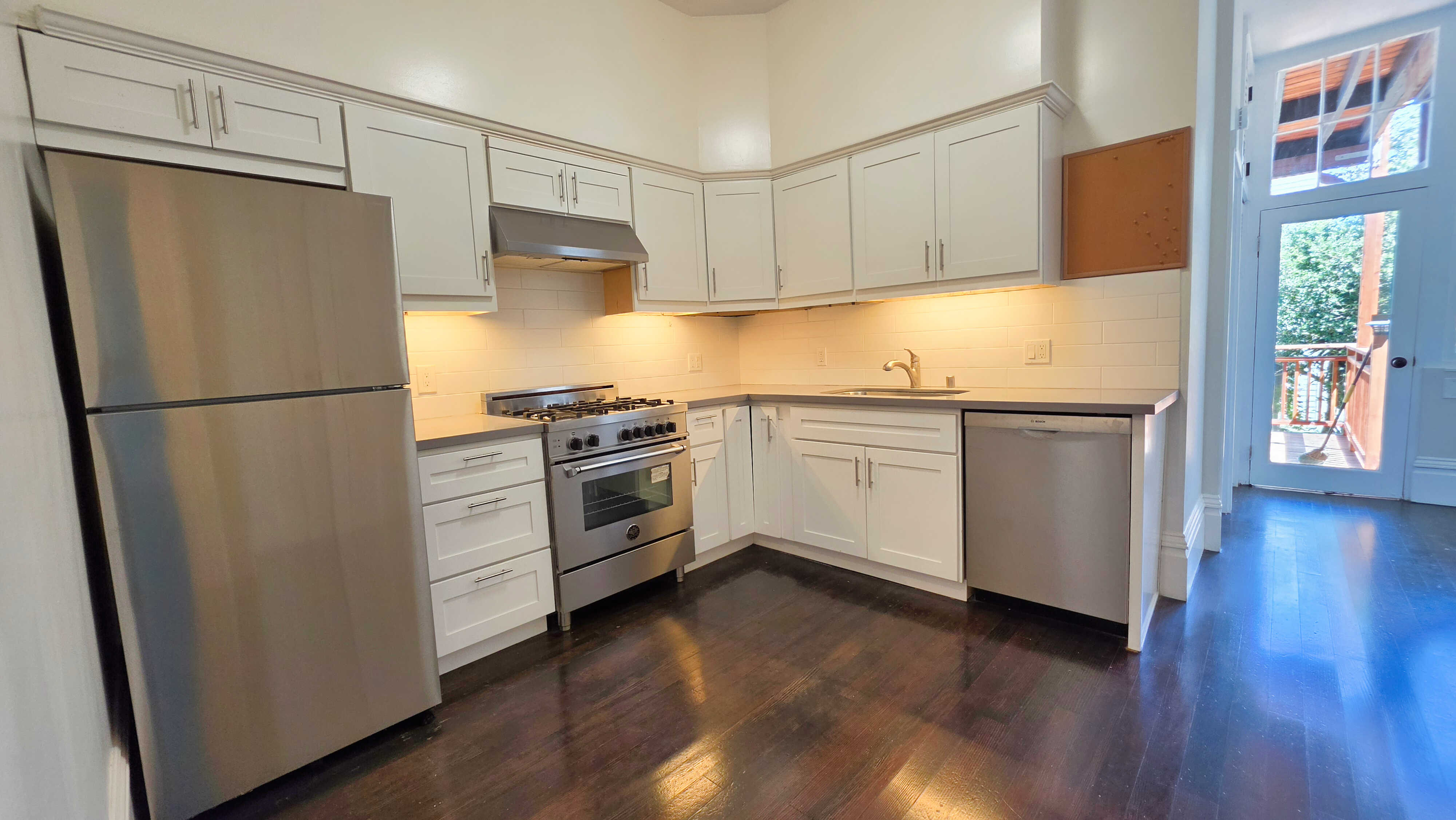 544 Lyon Street – photo 1