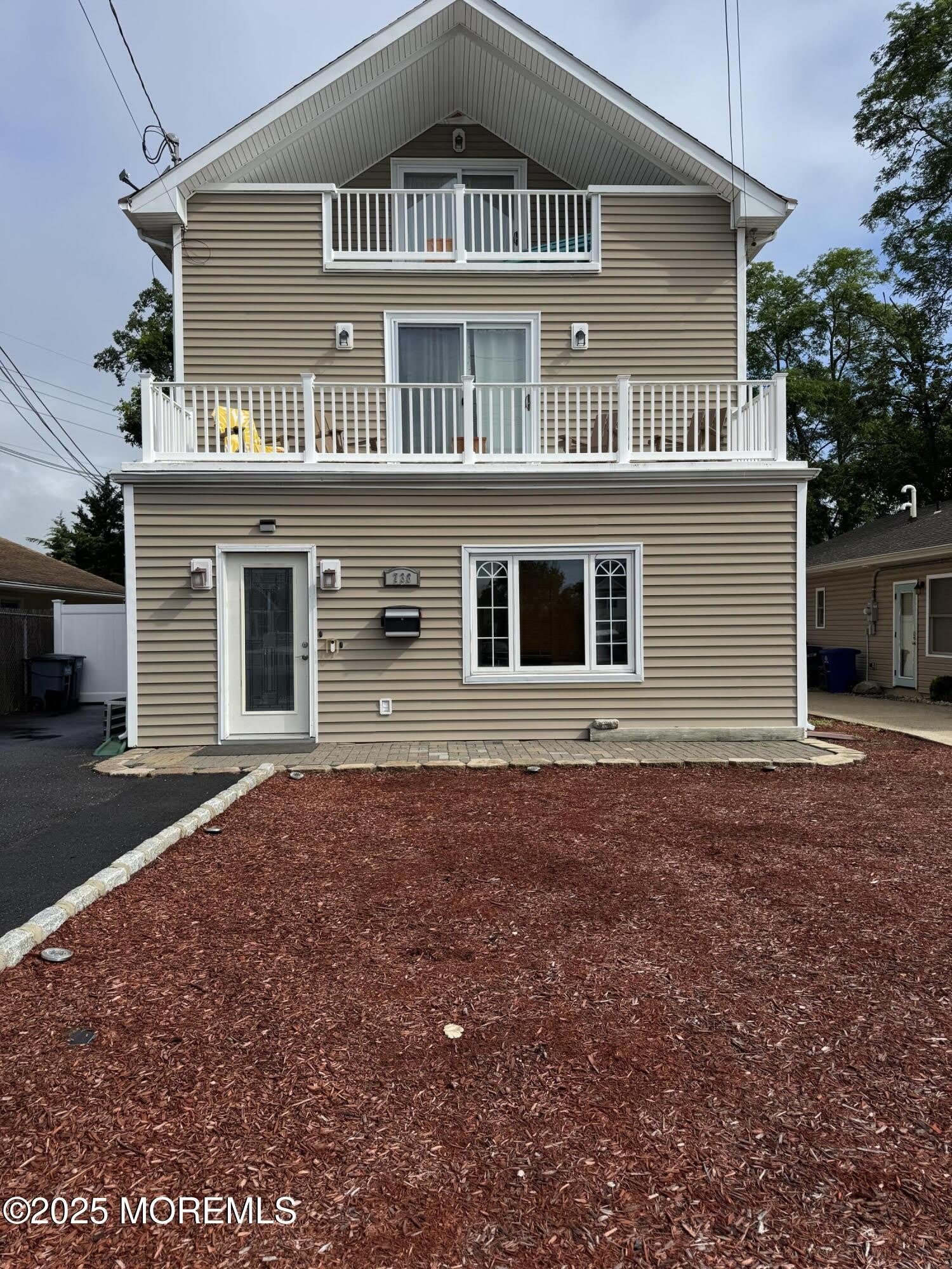 738 18th Avenue – photo 1