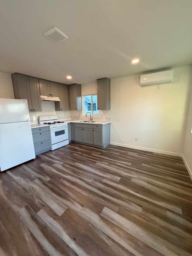 Beautiful 2 Bedroom. Must See! – photo 4